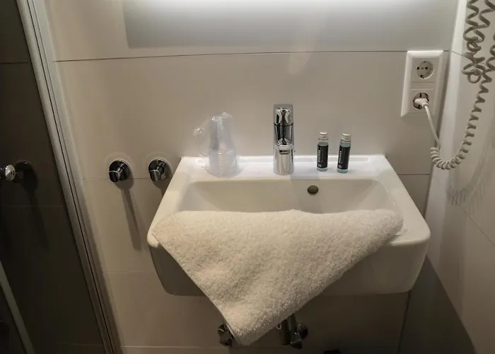 Hotell Restaurant Lamm Monsheim (Enz)